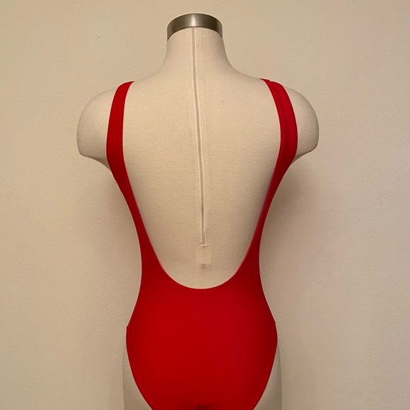 🔥Suns Out Buns Out🔥Swimsuit - Picture 3 of 5